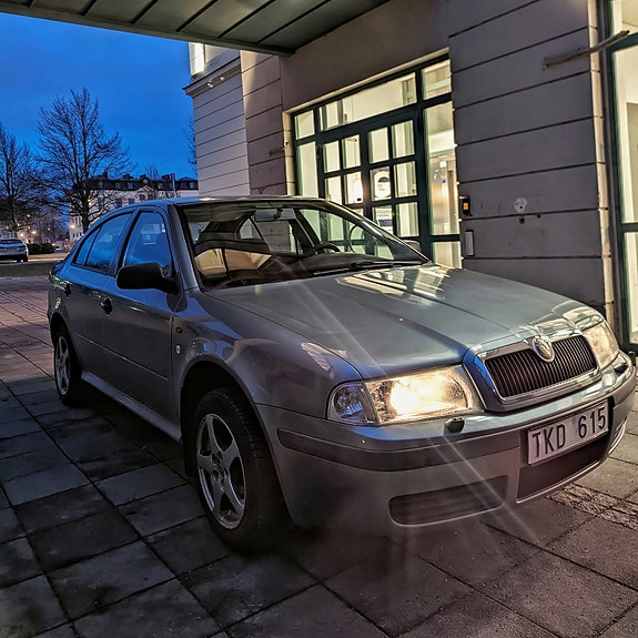 Skoda Octavia 2 of 5