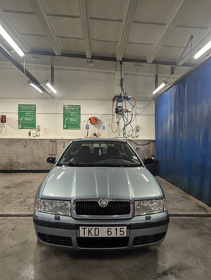 Skoda Octavia 2 of 12