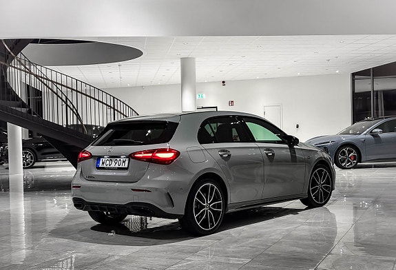 Mercedes-Benz A250 e 2 of 5