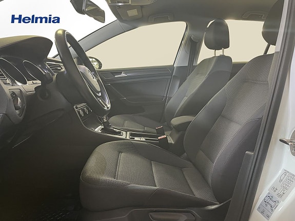 Volkswagen e-Golf VII 14 of 18