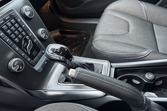 Volvo V40 Cross Country 14 of 23