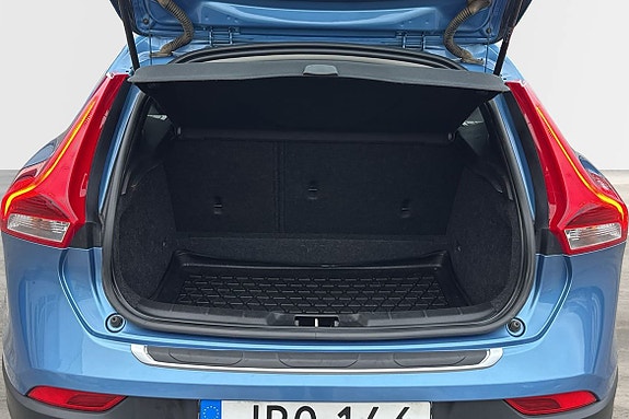 Volvo V40 Cross Country 8 of 23