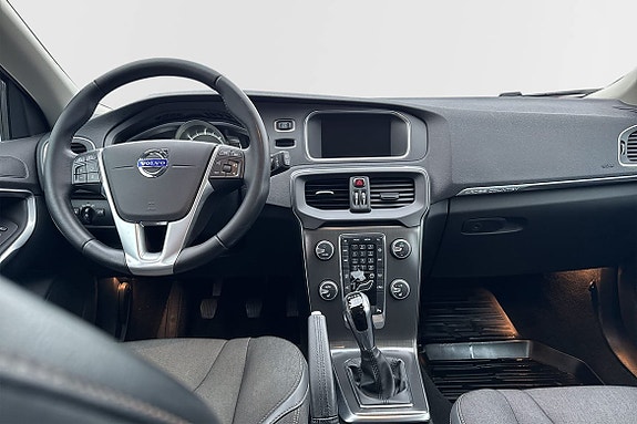 Volvo V40 Cross Country 5 of 23