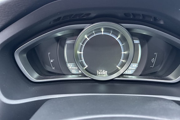 Volvo V40 Cross Country 15 of 23