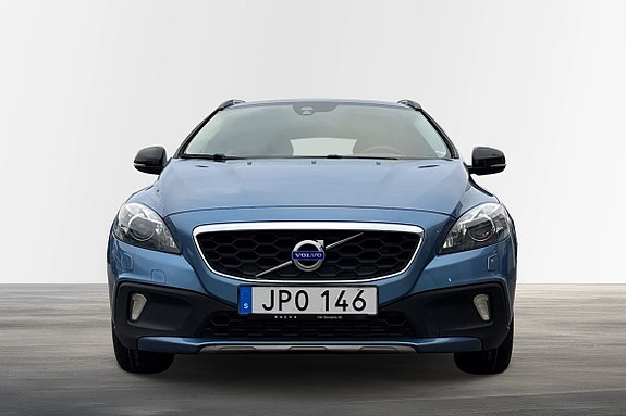 Volvo V40 Cross Country 2 of 23