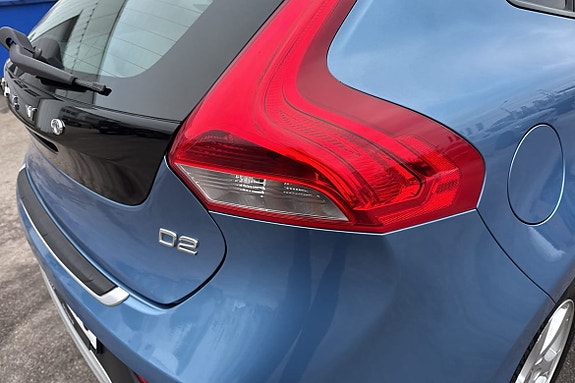 Volvo V40 Cross Country 18 of 23