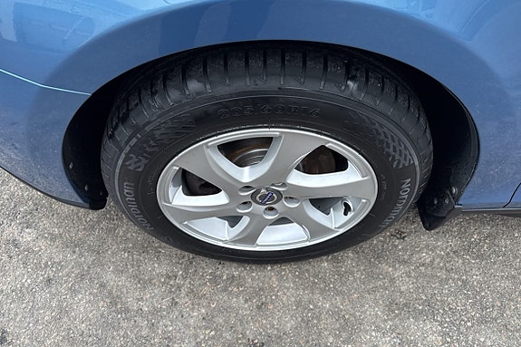 Volvo V40 Cross Country 11 of 23