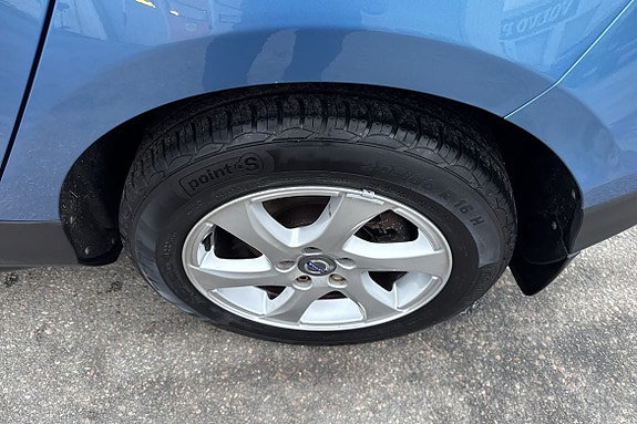 Volvo V40 Cross Country 12 of 23