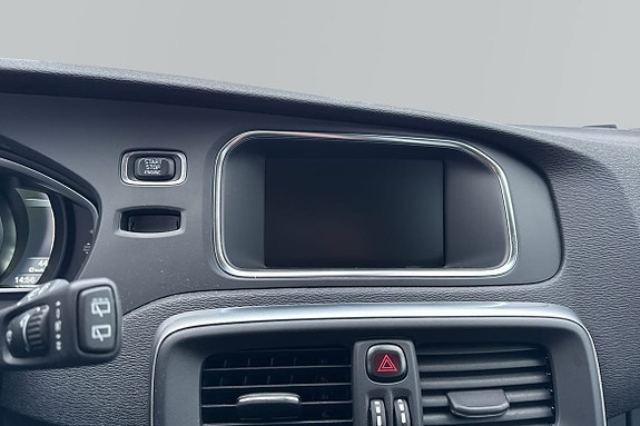 Volvo V40 Cross Country 6 of 23