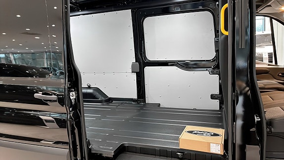 Ford E-Transit 5 of 5