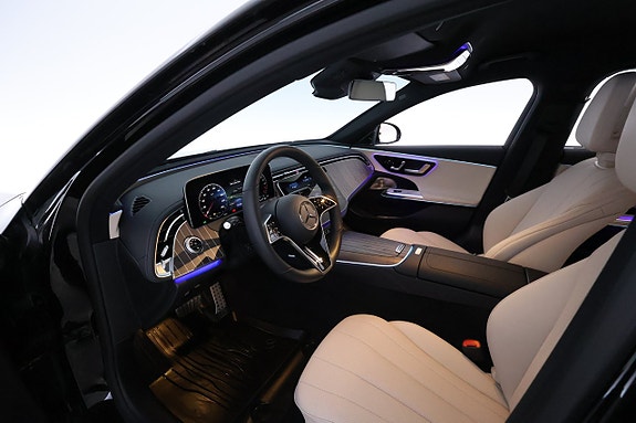 Mercedes-Benz E300 de 17 of 17