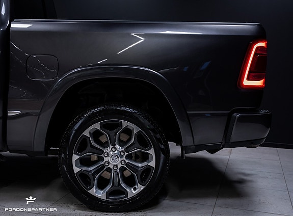 Dodge RAM 1500 5 of 5