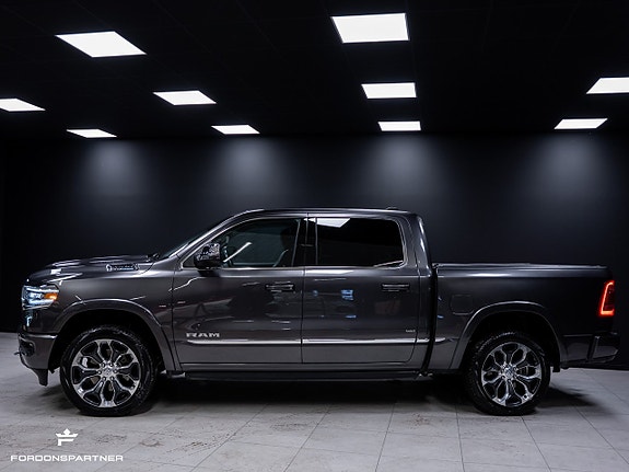 Dodge RAM 1500 3 of 5