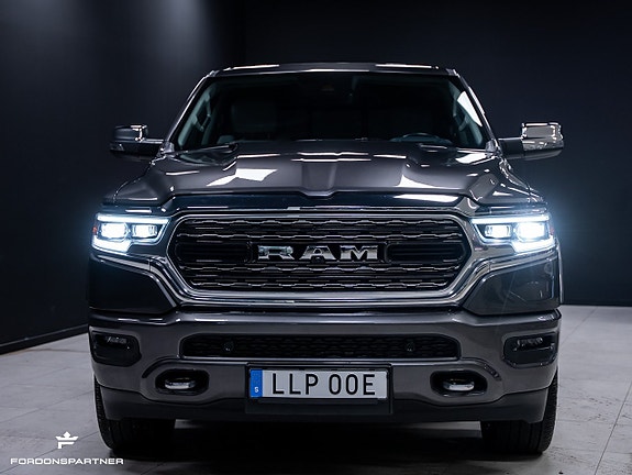 Dodge RAM 1500 2 of 5