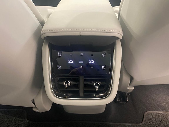 Volvo ES90 12 of 20