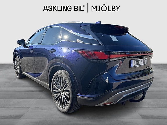 Lexus RX450h+ 2 of 5