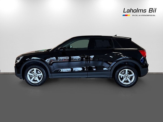 Audi Q2 2 of 5
