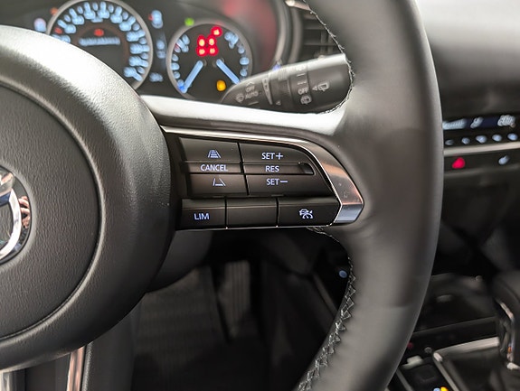 Mazda CX-30 14 of 21