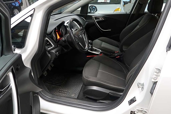 Opel Astra 8 of 13
