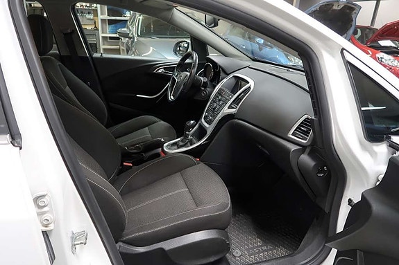 Opel Astra 12 of 13