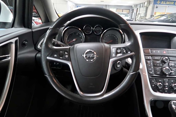 Opel Astra 9 of 13