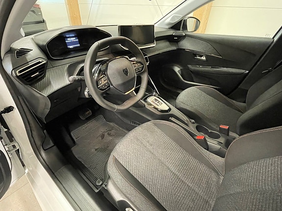 Peugeot 208 11 of 17