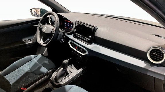 Seat Arona 11 of 13