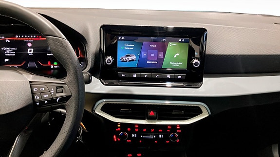 Seat Arona 8 of 13