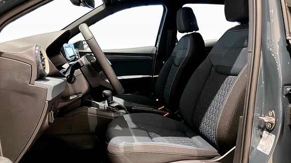 Seat Arona 6 of 13