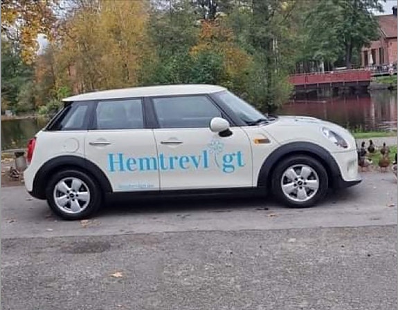 MINI Cooper 2 of 2