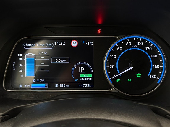 Nissan Leaf 7 of 18
