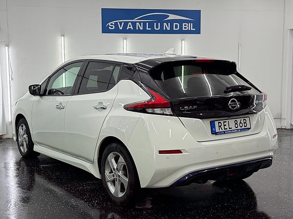 Nissan Leaf 5 of 18