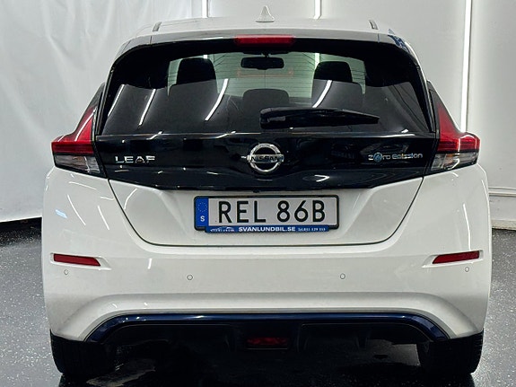 Nissan Leaf 4 of 18