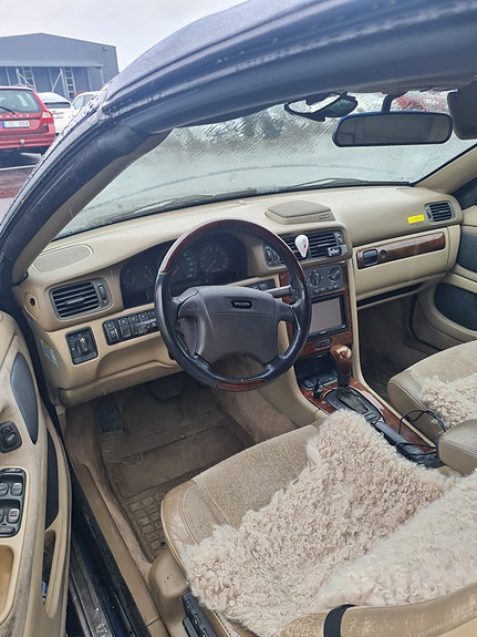 Volvo C70 3 of 7