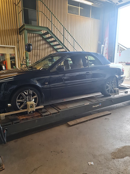 Volvo C70 2 of 7