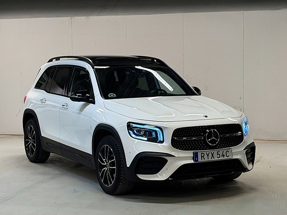 Mercedes-Benz GLB250 2 of 20