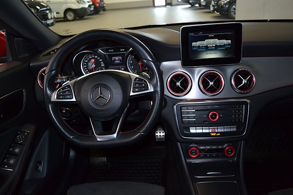 Mercedes-Benz CLA180 8 of 15