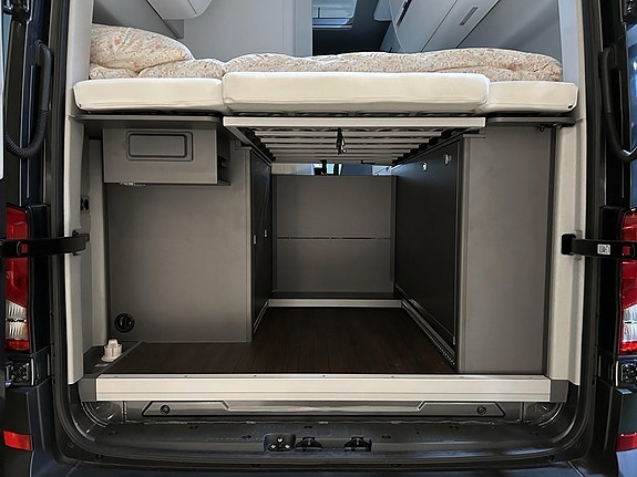 Volkswagen California 4 of 5
