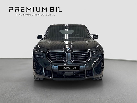 BMW XM 2 of 5