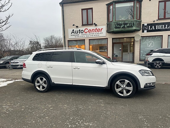 Volkswagen Passat Alltrack 2 of 5