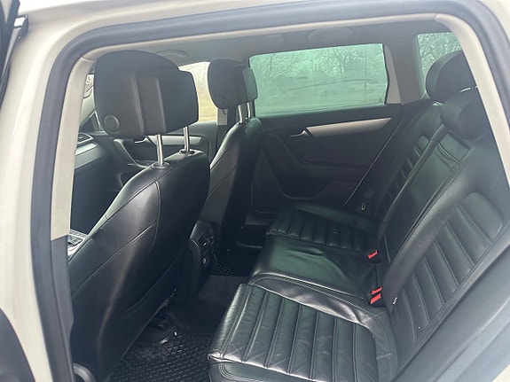 Volkswagen Passat Alltrack 7 of 8