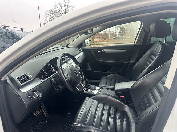 Volkswagen Passat Alltrack 6 of 8
