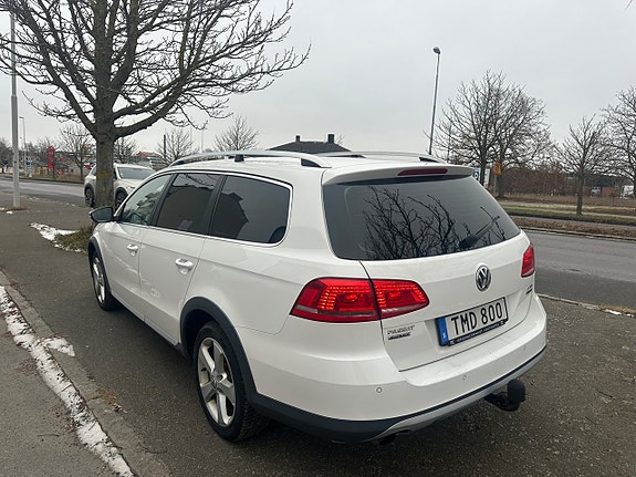 Volkswagen Passat Alltrack 4 of 5