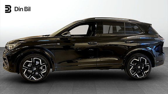 Volkswagen Tiguan 2 of 5