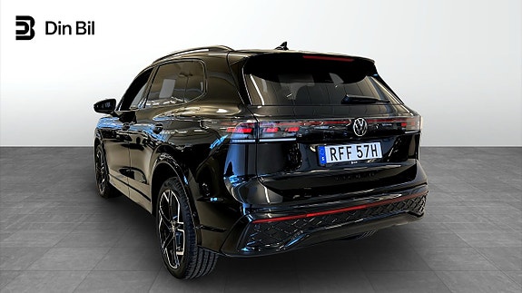 Volkswagen Tiguan 3 of 5