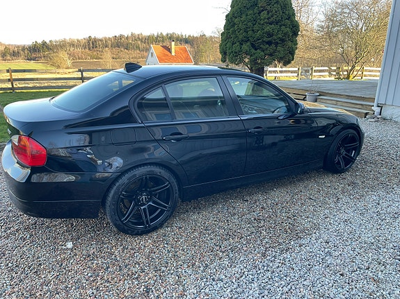 BMW 328i 2 of 11