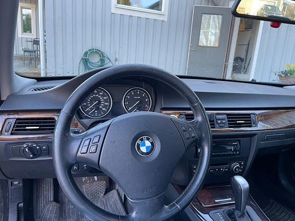BMW 328i 3 of 11