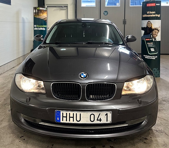 BMW 118d 4 of 5