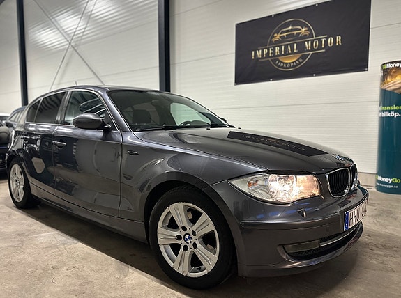 BMW 118d 2 of 5