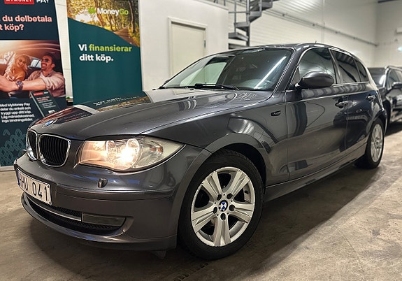 BMW 118d 3 of 5